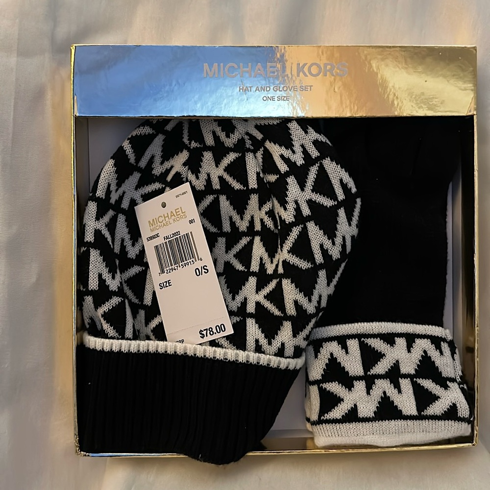 NWT Michael Kors Knit Hat and Gloves set